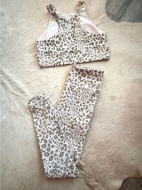 Cream Yoga - Beige Leopard Print Leggings & Sports Bra Set